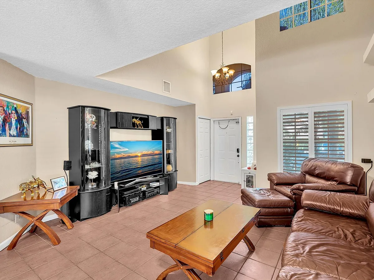 Building Photo - 1449 Banyan Cir
