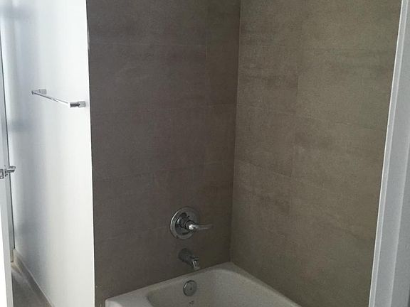 3rd image of 245 NE 14th St APT 605