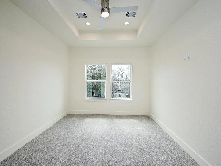3839 Noah St #B — Photo 10