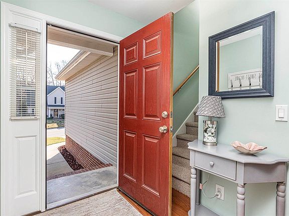 5th image of 230 Elm Creek Ct