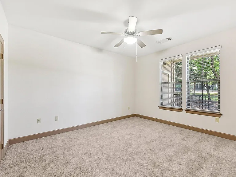 Lakeline East Apartments — Photo 89