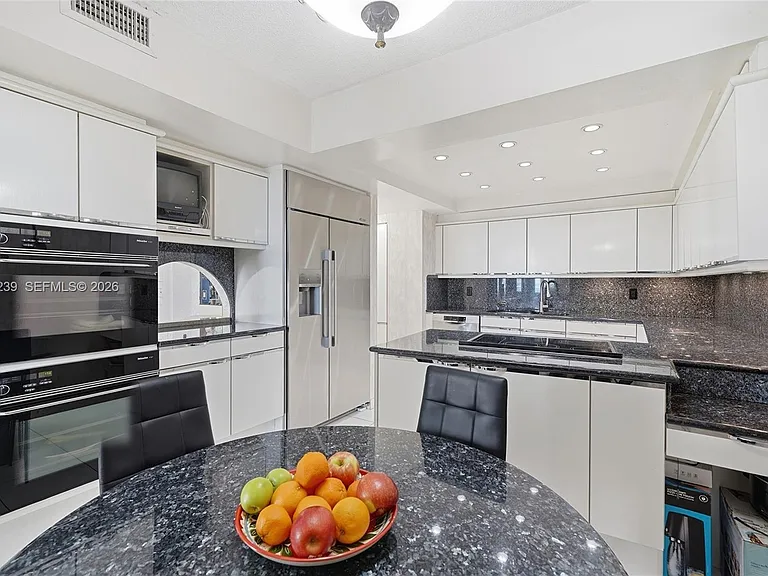 9801 Collins Ave #14D — Photo 41