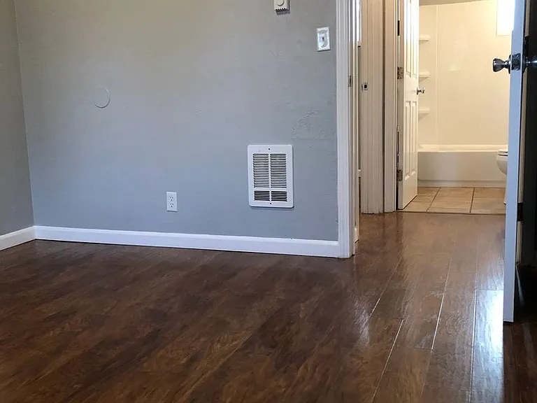 825 Waverly Dr SE — Photo 19