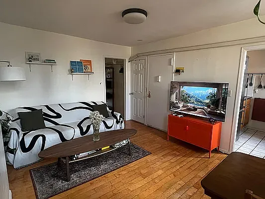 Rented by Nooklyn NYC LLC | media 22