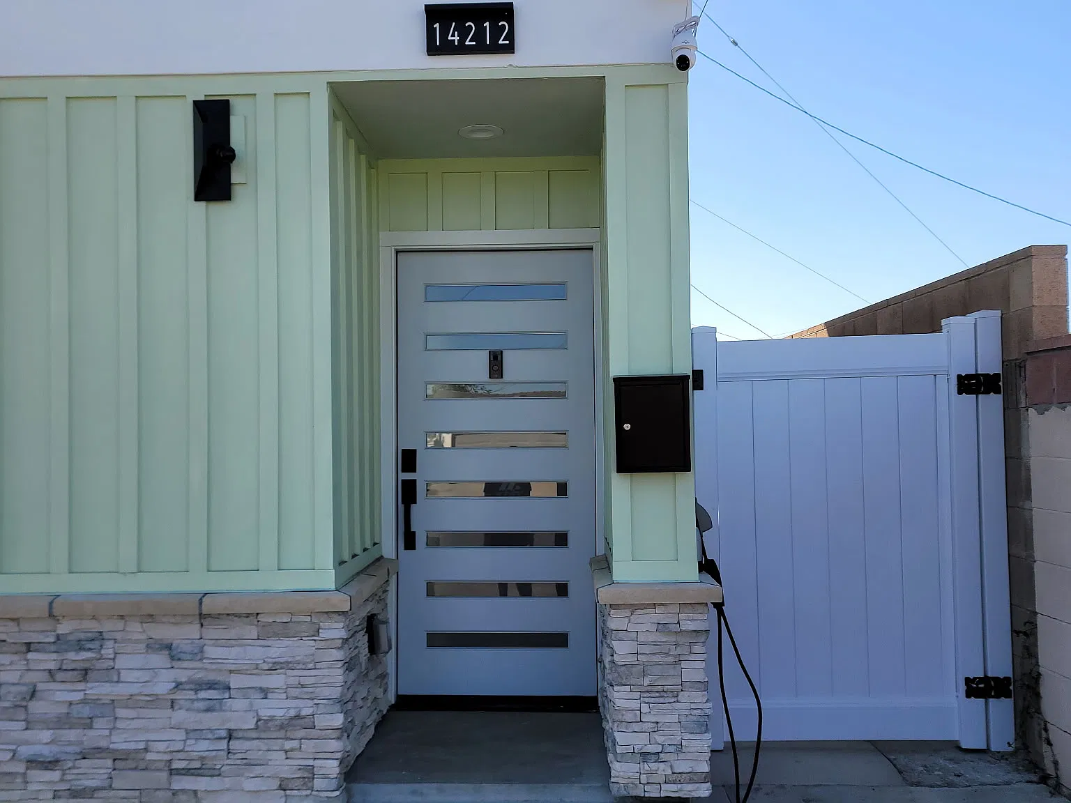 3 bed, 1110 sqft, $3,700 — Photo 4