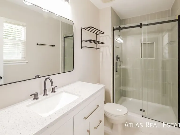 1817 SE 7th St — Photo 11