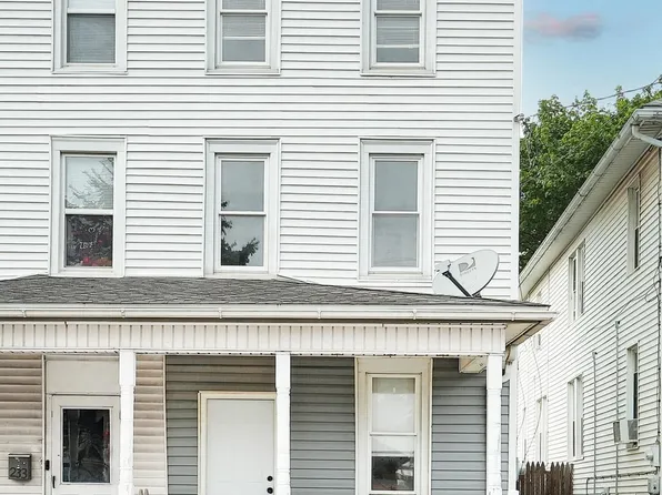 231 W High St, Red Lion, PA 17356