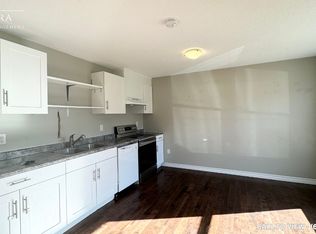 11 Chaucer Cres #1, Barrie, ON L4N4T8