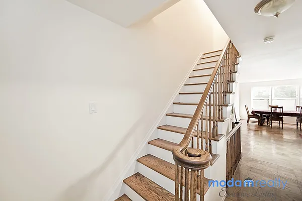 Sold by Moda Realty | media 11