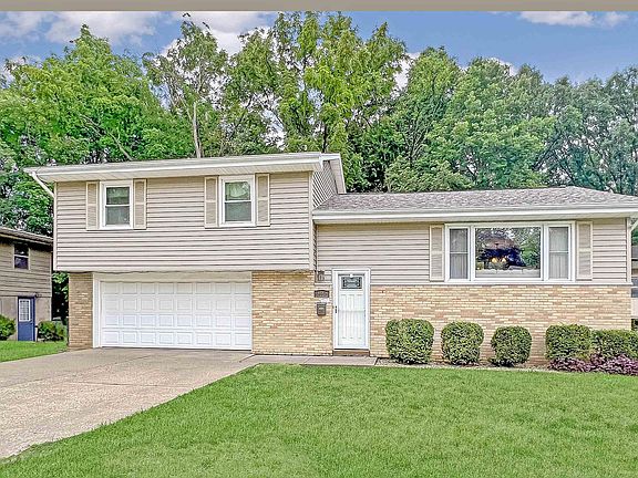 2nd image of 2612 W Fountaindale Dr
