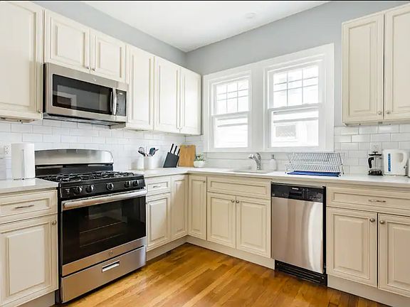 3rd image of 47 Monticello Ave Floor 2