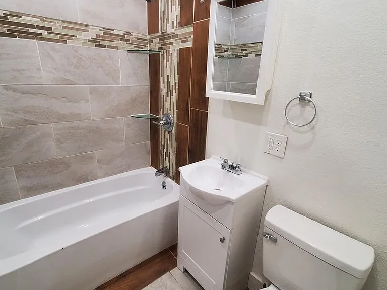 631 N Edwards Ave — Photo 14