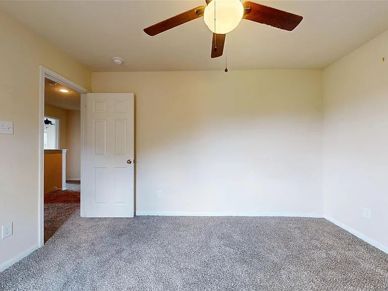 2102 Red Cedar Trl — Photo 41