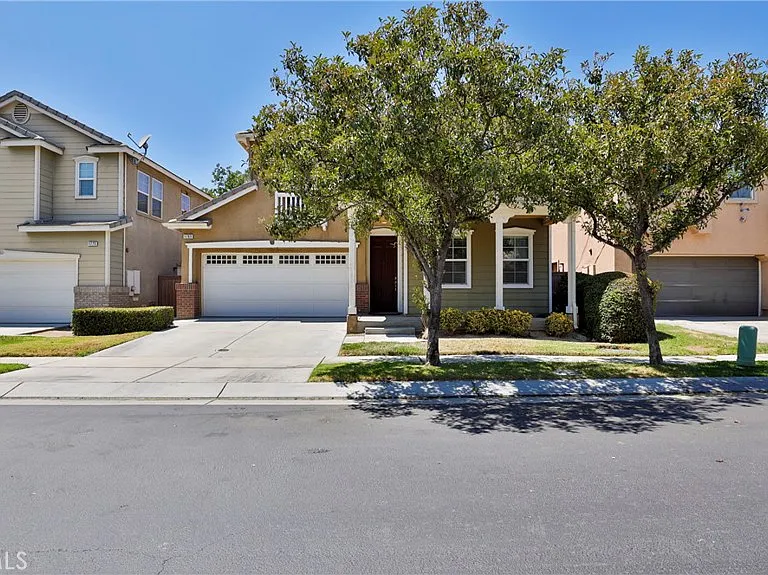 1765 Yvonne Ct — Photo 2