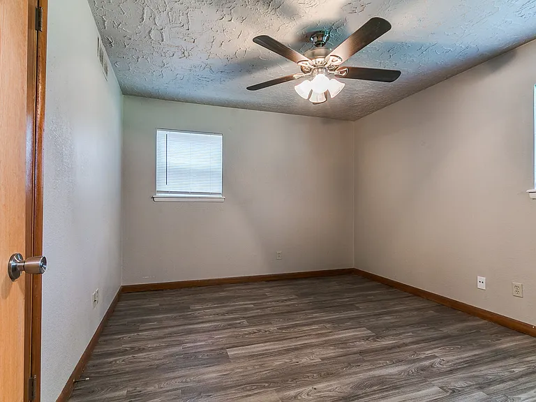212 S Mercedes Dr — Photo 20