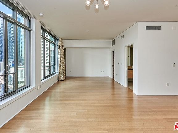 4th image of 1111 S Grand Ave APT 819