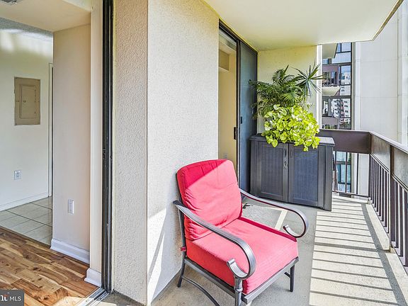 3rd image of 5300 Holmes Run Pkwy APT 1002