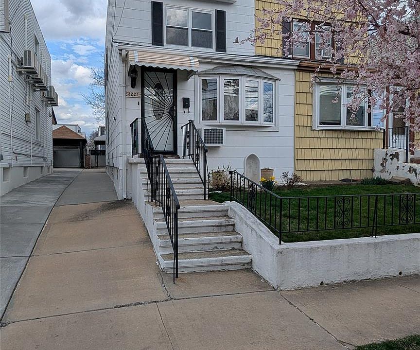 1st image of 3227 202nd Street