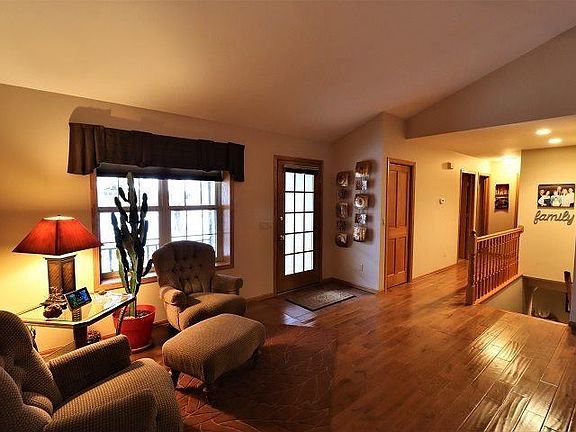 2nd image of 6910 Arbor Haven Ln
