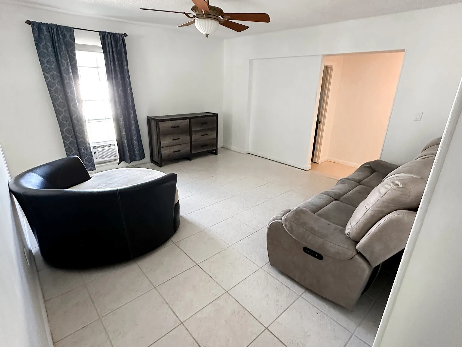 6 bed, 2100 sqft, $900 — Photo 3