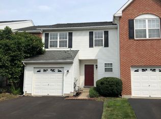 188 Hampshire Dr, Sellersville, PA 18960