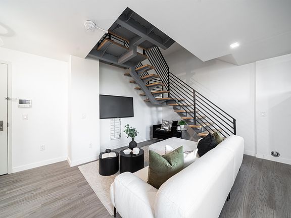 5th image of 201 Cornelison Ave #703