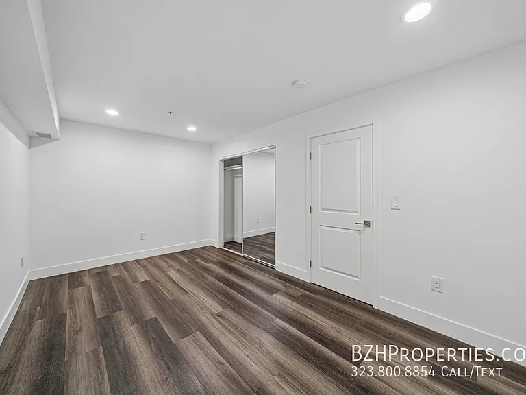 6006-6002 Klump Ave — Photo 46