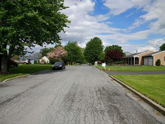 4th image of 5545 Montauk Ln
