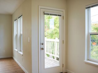 220 SW Meade St APT 6, Portland, OR 97201