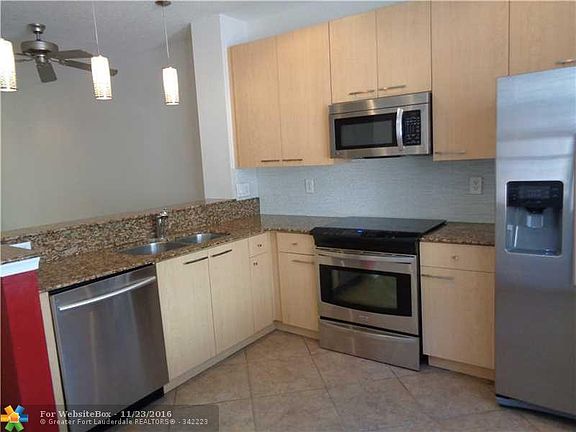 2nd image of 474 NE 2nd Ave #10