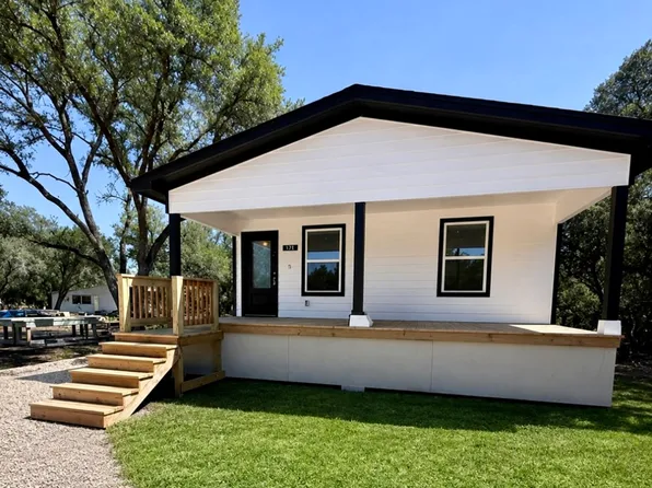 918 Scenic Dr, Bandera, TX 78003
