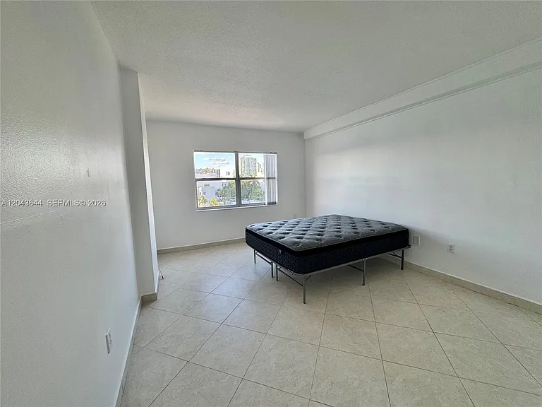 400 Kings Point Dr #411 — Photo 14