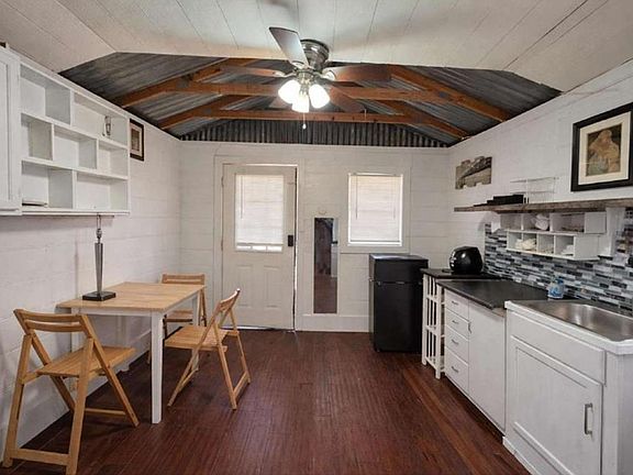 4th image of 2298 Tilson Cir #B