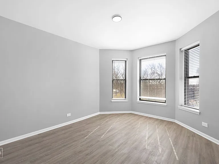 5051 S Forrestville — Photo 12