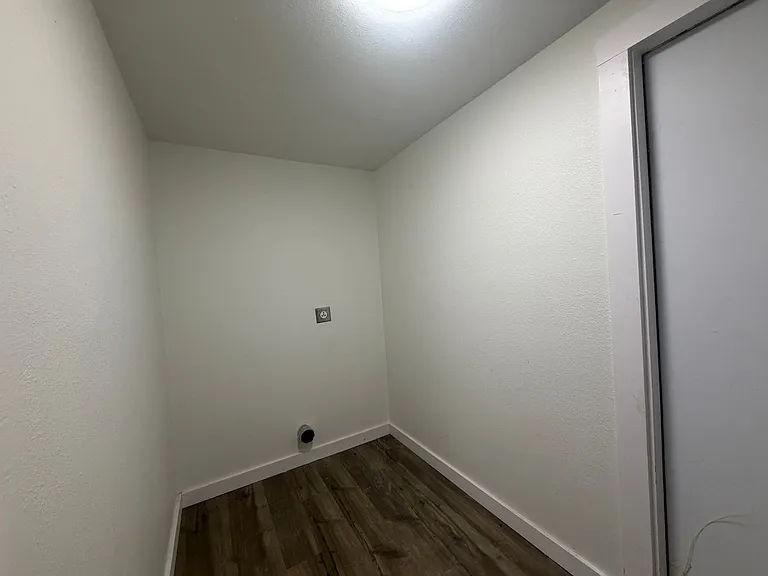 4942 Anthony St — Photo 9