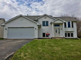 103 Birch Dr SW, Poplar Grove, IL 61065