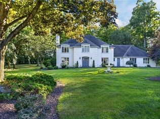 1969 Twin Oaks Dr, Girard, OH 44420