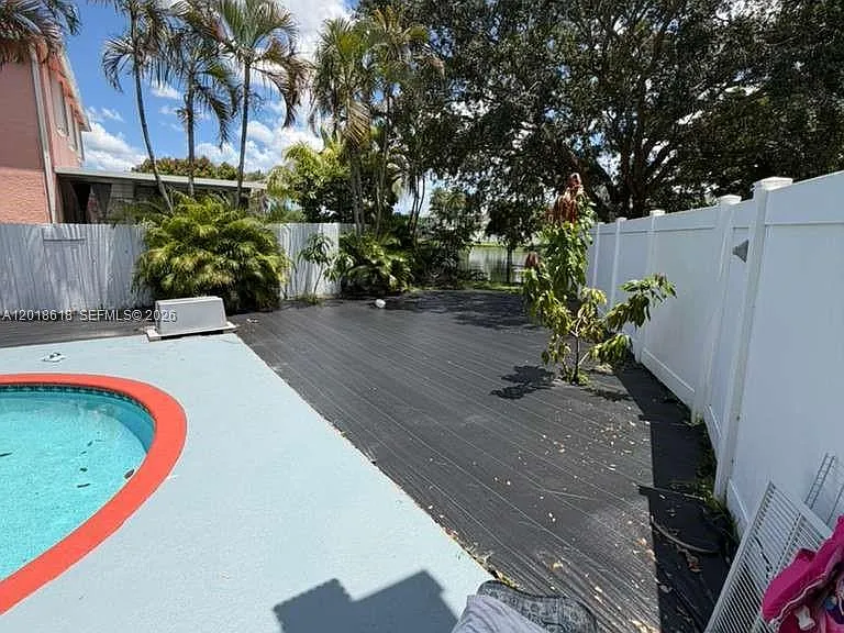 5740 SW 57th Way — Photo 17