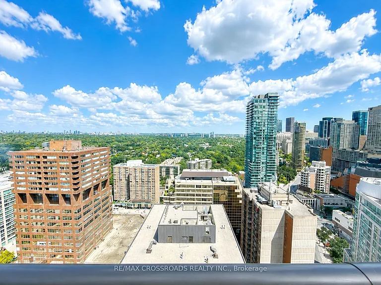 32 Davenport Rd #2406 — Photo 2