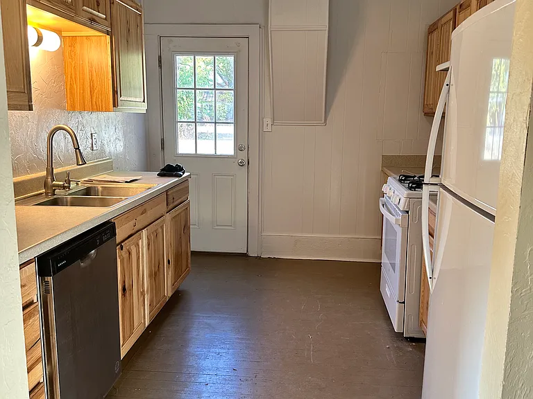 416 W 9th Ave #2.5 — Photo 1