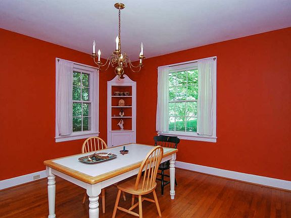 5th image of 2408 Wilmot Ave