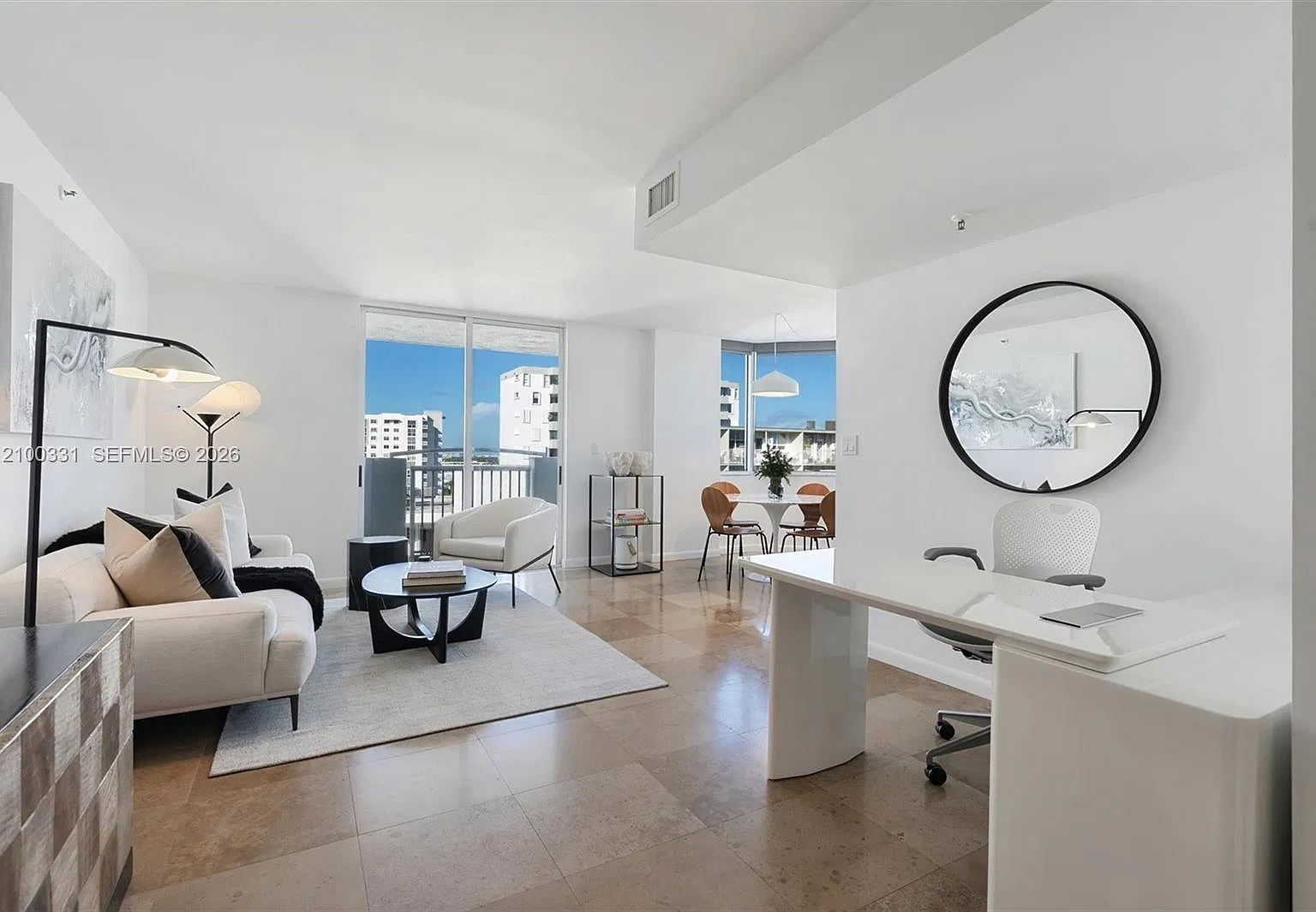 Bayview Plaza Condo — Photo 1