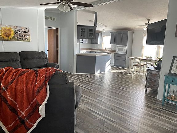 3rd image of 4716 South Village Parkway