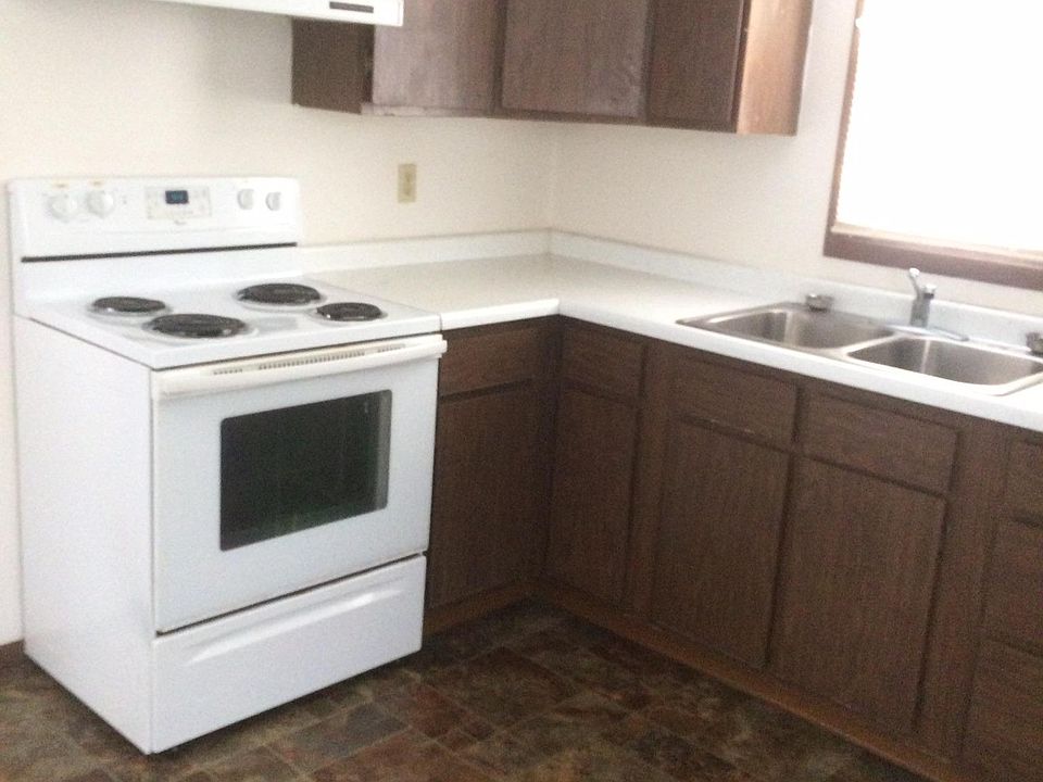 Full sized stove and refrigerator