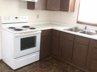 108 W Spring St #4B, Lawler, IA 52154