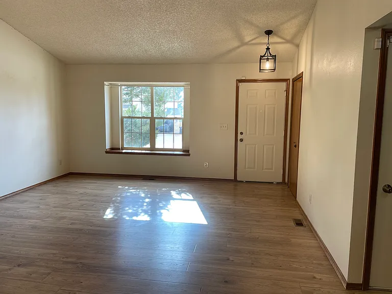 8335 Snapdragon Dr — Photo 29
