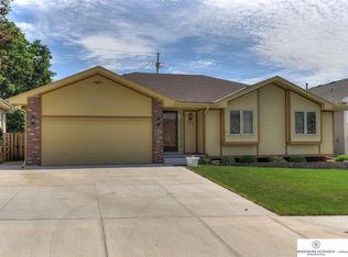 5279 Southern Manor Dr, Omaha, NE 68117