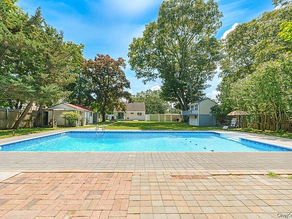 5th image of 60 Hubbard Avenue