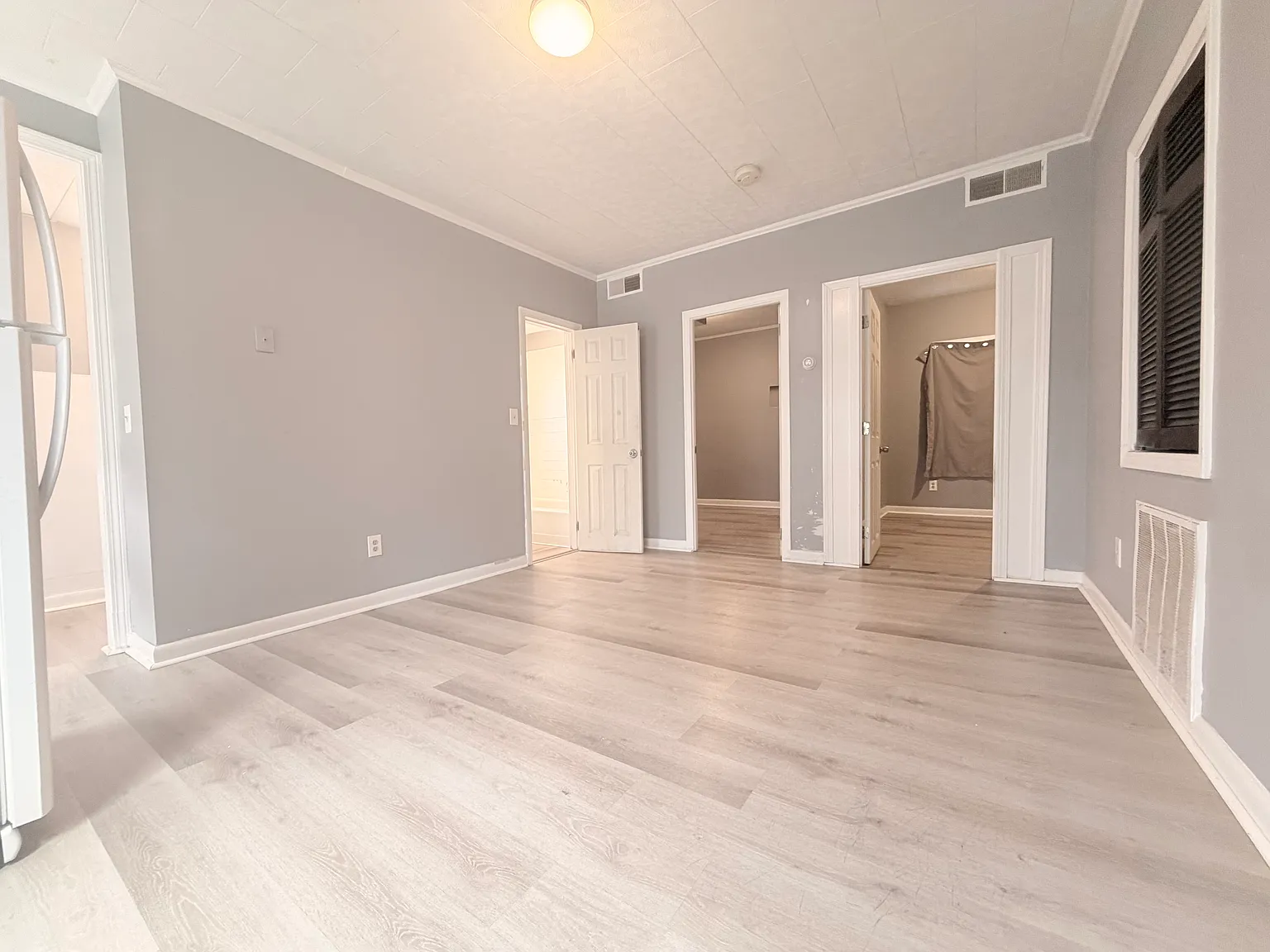 2 bed, 800 sqft, $1,600 — Photo 2