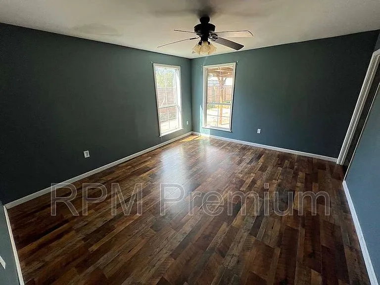 8725 Fairoaks St — Photo 23